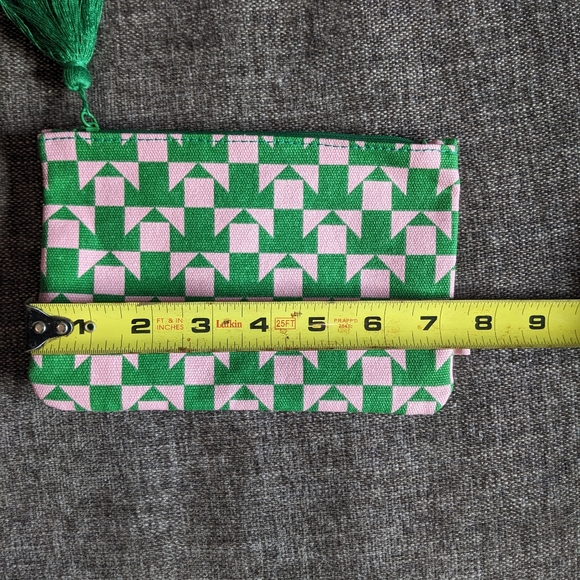 Free With Purchase - Picture 3 of 4